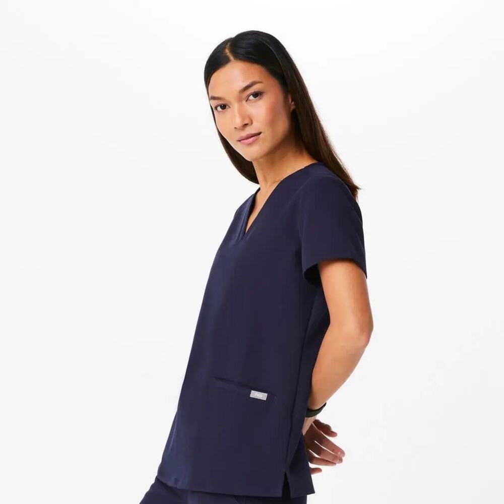 FIGS Scrub Top Technical Collection Sz M Blue Two Pocket Soft Stretch Comfort